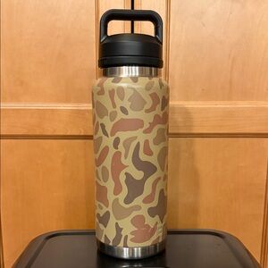 YETI Rambler 36oz Insulated Bottle with Chug Cap - Wetlands Camo